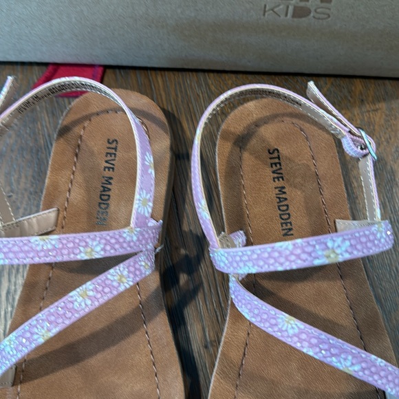 Steve Madden Kids sandals. little girl, size 2. - Picture 6 of 12